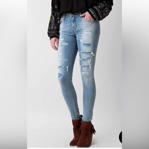 Buckle Natural Cast Fire Mid Rise Skinny Stretch Jeans 👖